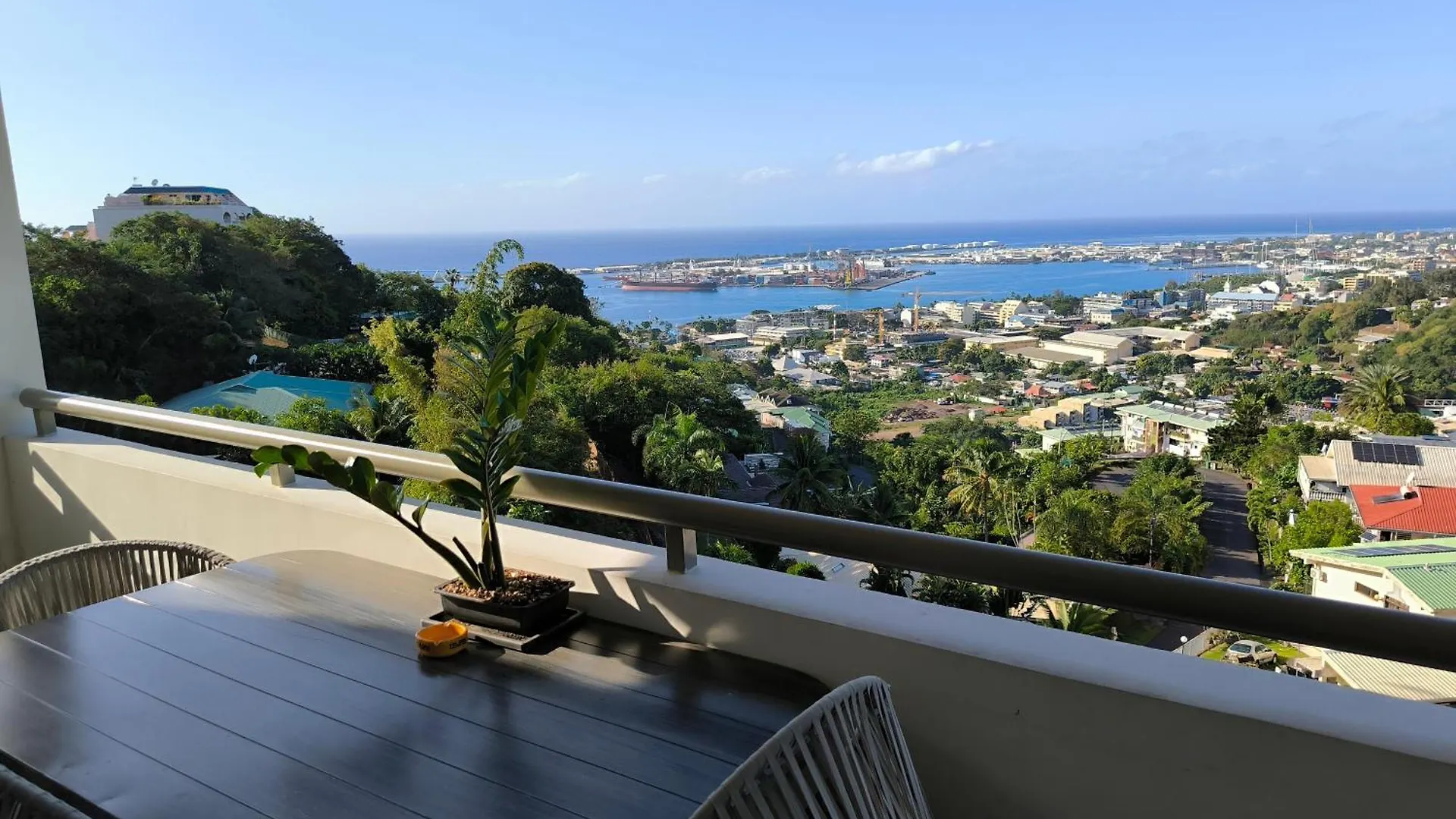 Stay In Tahiti- Bel F3 Moderne Avec Magnifique Vue Panoramique Sur Papeete Papeete  0*, Papeete (Tahiti) Franska Polynesien